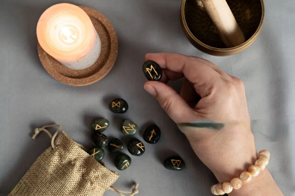 runes image